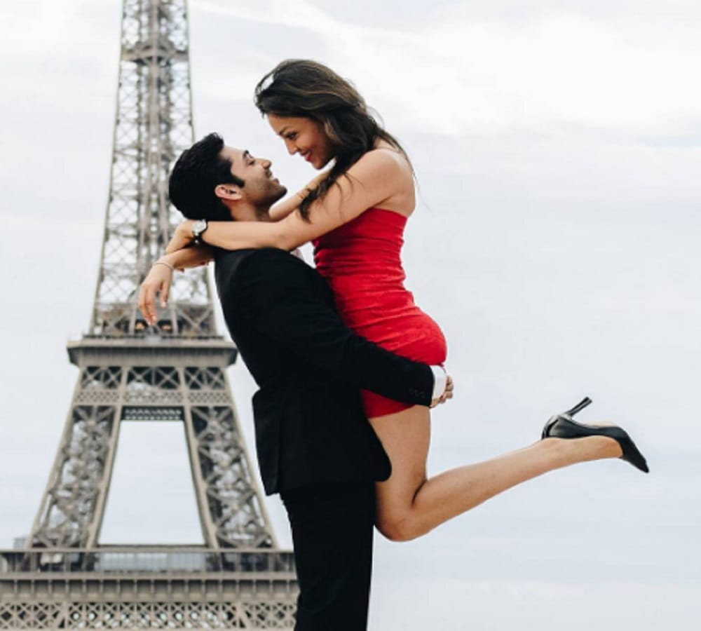 Ruslan Mumtaz and Nirali Mehta romantic photo shoot at Eiffel Tower 