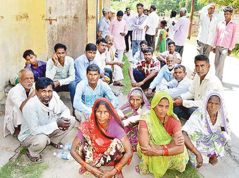 Tractor-trolley full of pilgrims overturned, four killed
