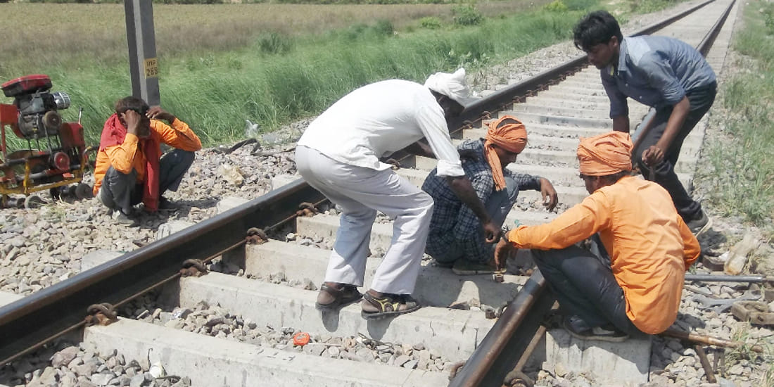 Train stopped due to Emergency Brake Locking 