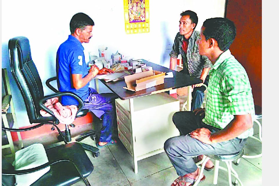 In Takhan's doctor Lohaghat, treatment of wardrobes