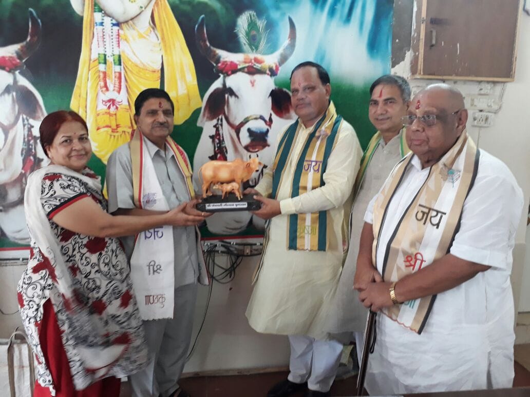 गोचारण और गोशालाओं से हटाए जाएंगे कब्जे