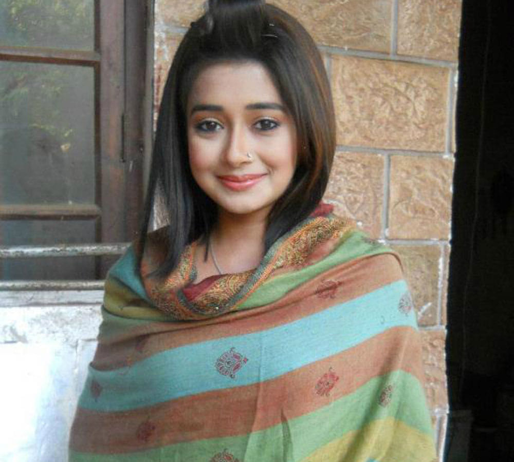Uttran actress Tina Dutta poses in BIKINI for a perfect Sunday click
