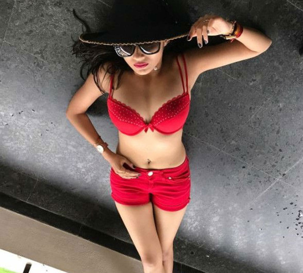uttaran actress Tina Datta Poses With A NUDE model Ankit Bhatia