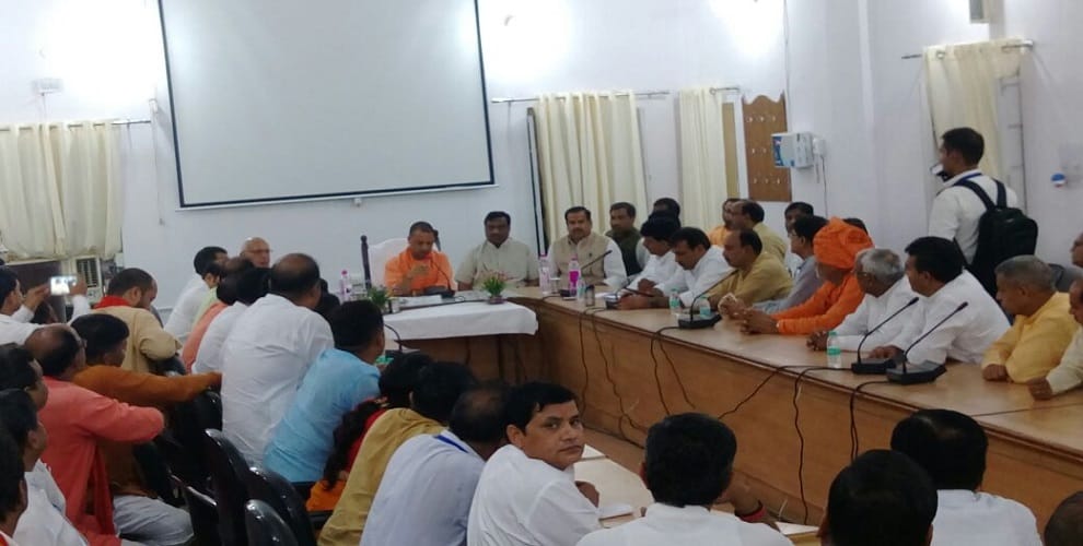Chief Minister Yogi reached Saharanpur, meeting with party office bearers