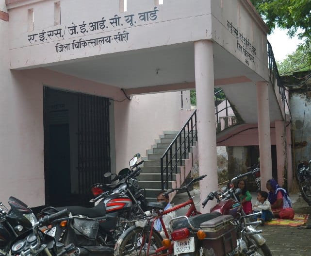 ICU Ward running without doctors