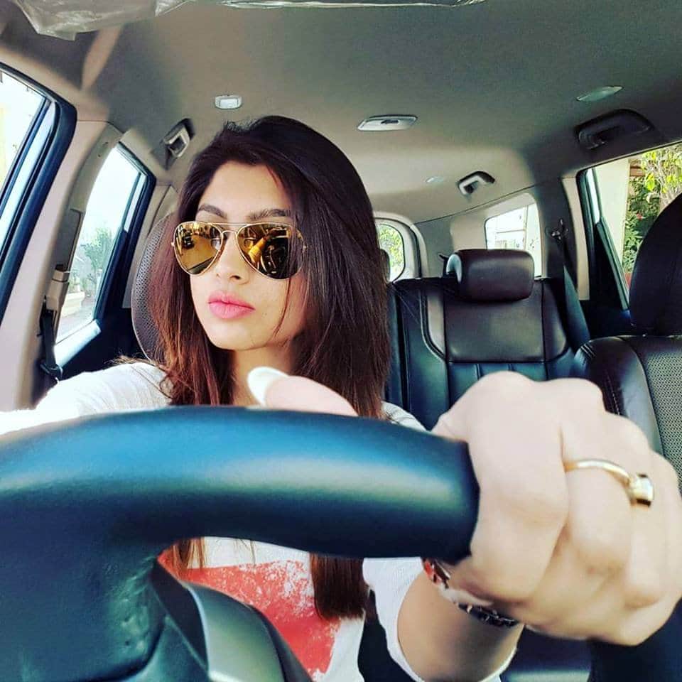 bigg boss 13 paras chhabra and mahira sharma love story start his girlfriend akanksha puri reacts