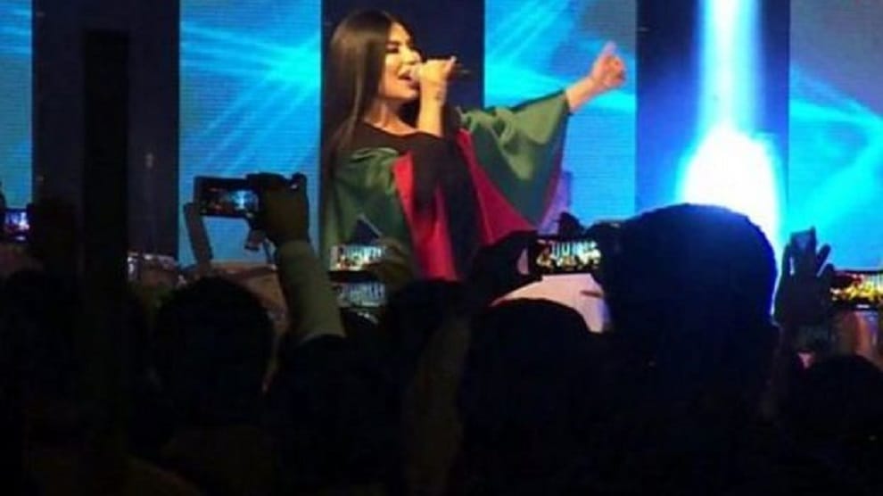 First Afghani Pop singer Aryana organised a concert, program was super hit 