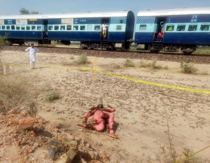 The girl's gruesome murder, throws her body near the railway track in rajasthan