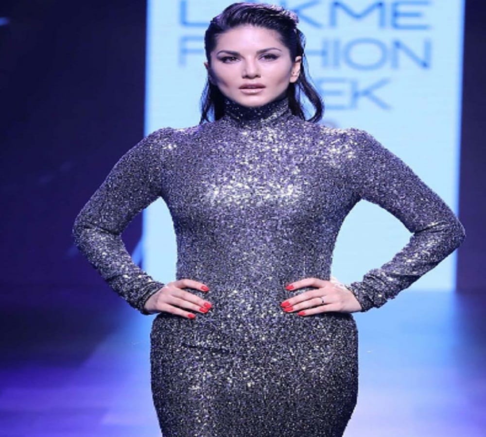 jacqueline fernandez and aditya roy Kapur walked at Lakme fashion week for Manish Malhotra 