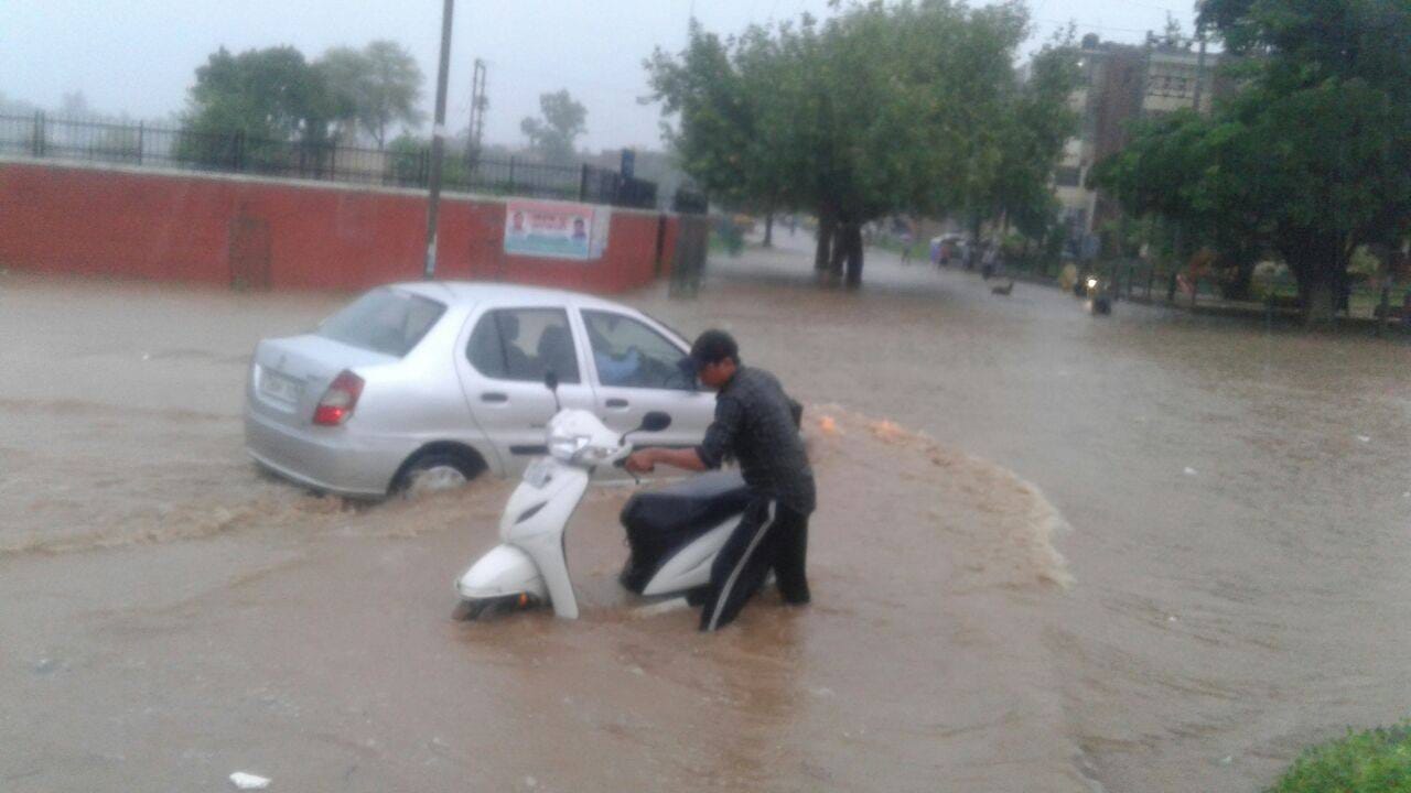 heavy rain fall in chandigarh, panchkula, mohali
