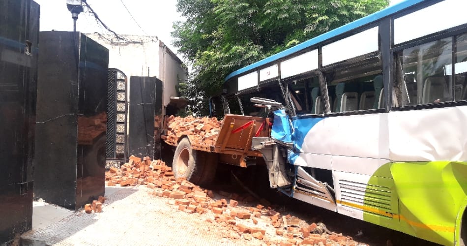 Private Bus collide with JCB and tractor trolley, punjab news