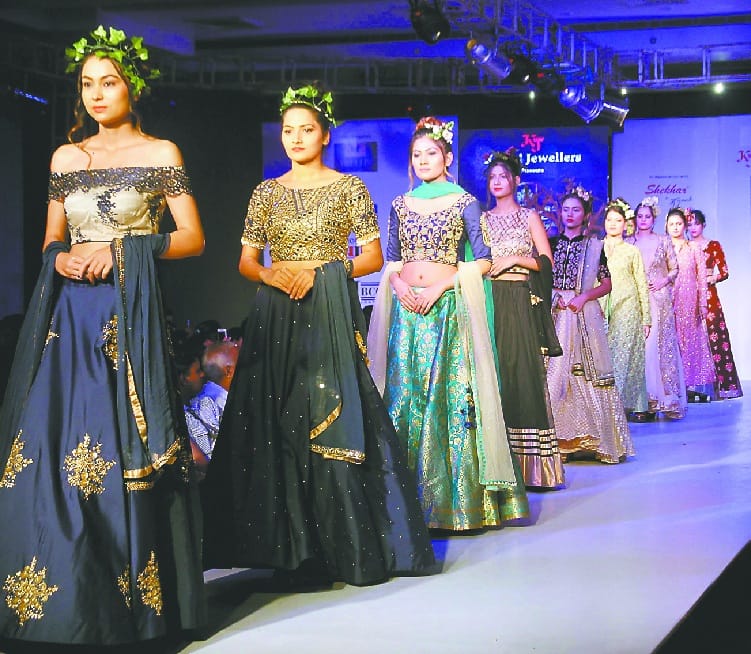 Monika Bedi become dehradun Fashion Week & Lifestyle show  topper