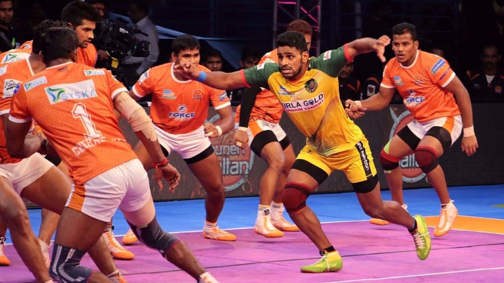  Pro Kabaddi League 2017 Match 38: Patna Pirates vs Puneri Paltan 