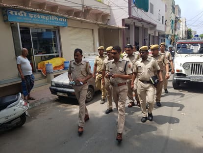 bikers stolen 57 lakh in bhilwara from the car