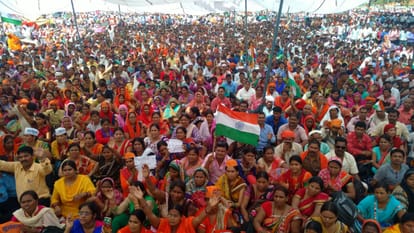 uttar pradesh shikshamitra protest in lucknow