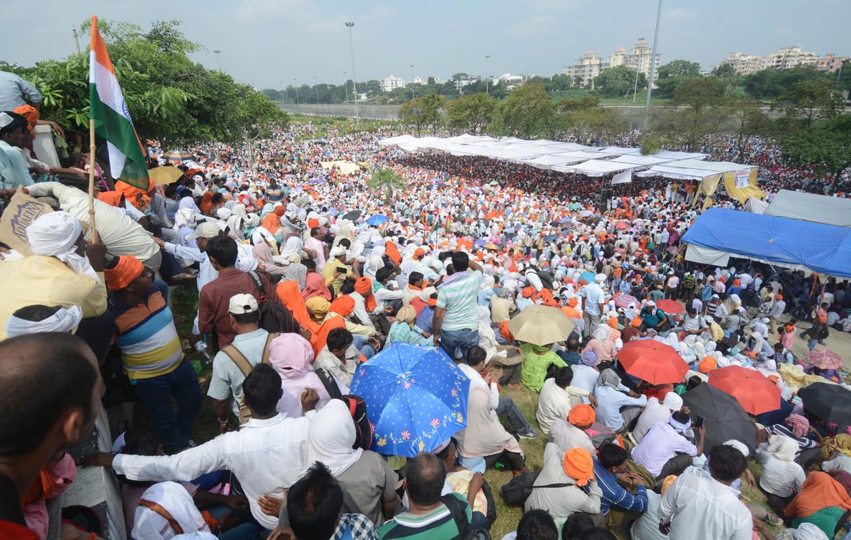 protest of sikshamitra in lucknow