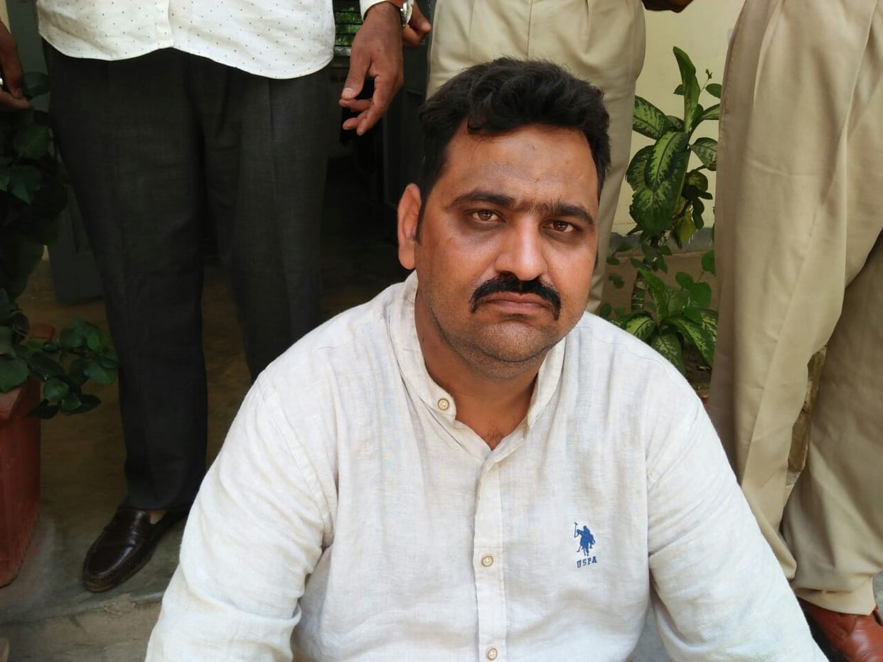 Crores of rupees for thieving from unemployed