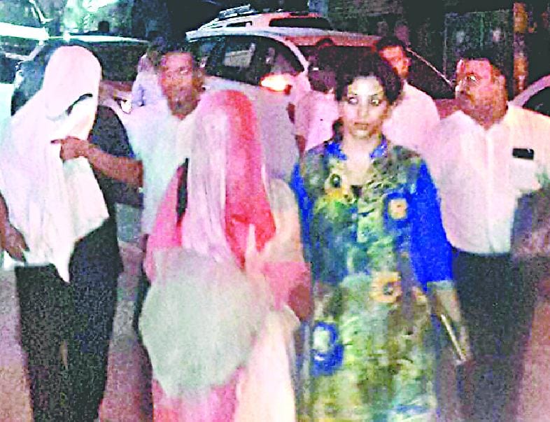 Two women, including 12 kg gold, were arrested