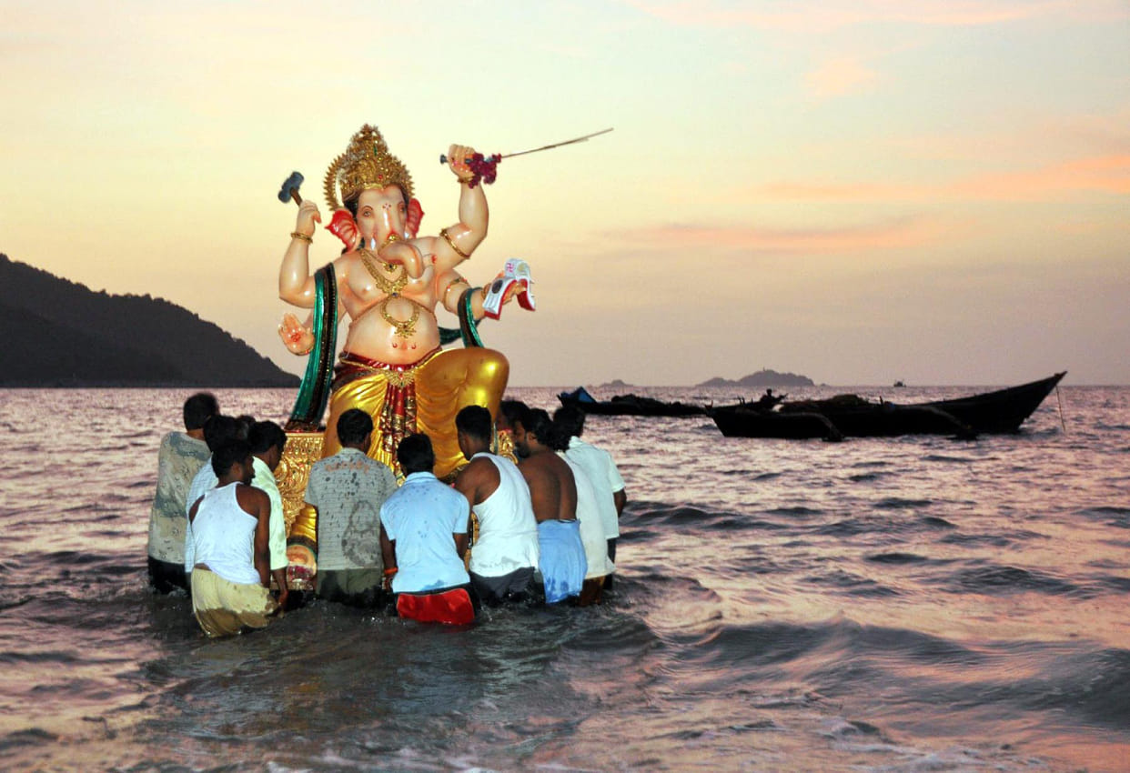  ganesh chaturthi 2017: do not worship moon in occasion of ganesh chaturthi