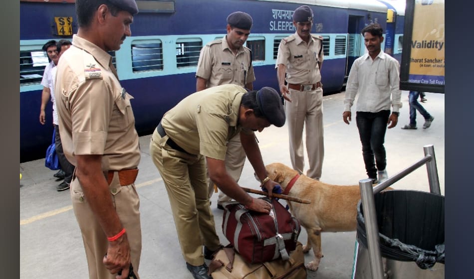 fake bomb in train message to police, nothing was found when investigated