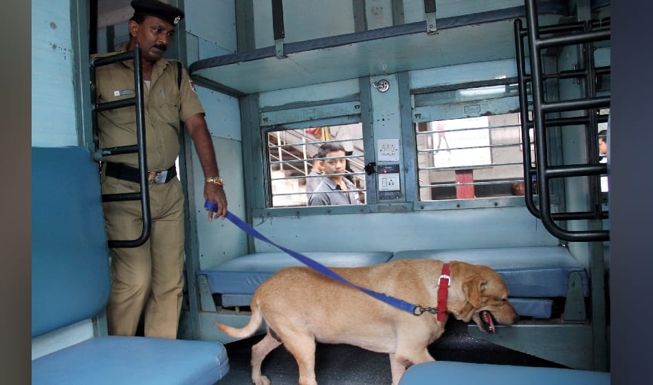 fake bomb in train message to police, nothing was found when investigated