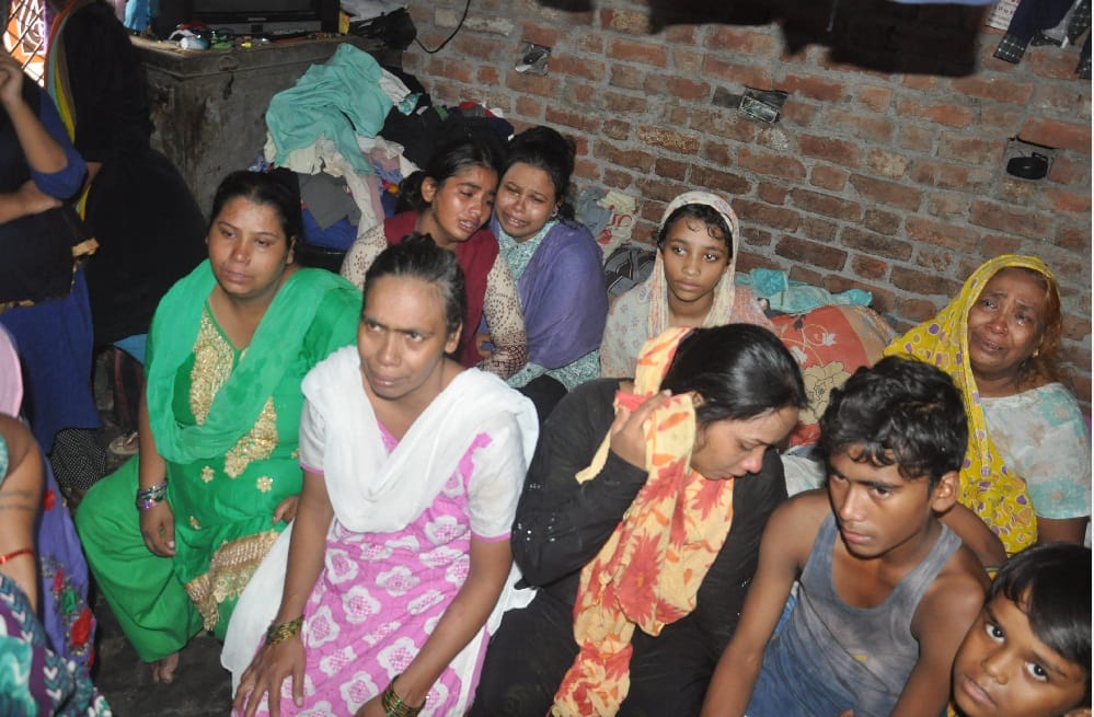 जानलेवा सेल्फी, गहरे पानी में बहे तीन लोग