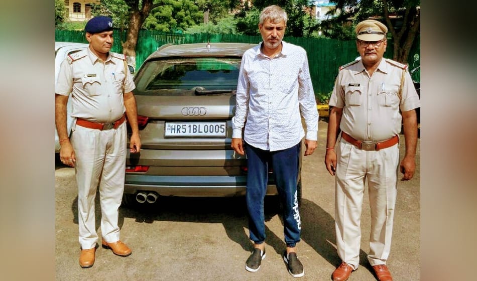 instead of fifty lakhs man gave his audi car