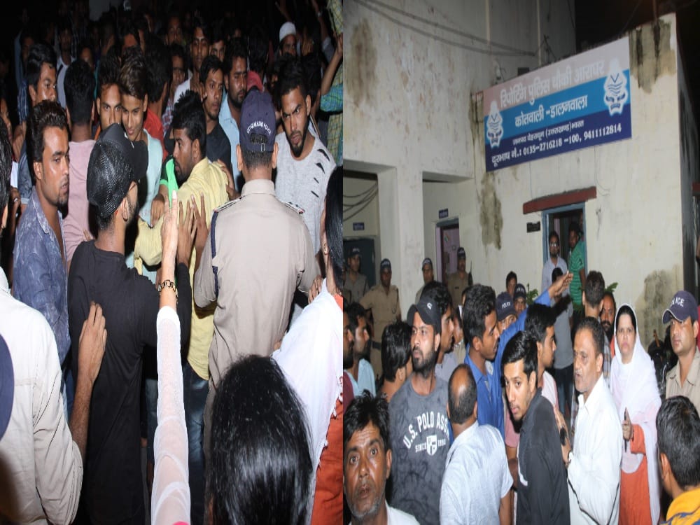 exclusive photos of Ruckus in police station against lovers of two community