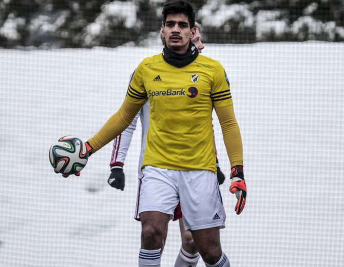 indian footballer gurpreet sandhu selected for indian super league season 4 by bangluru fc