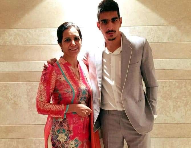 indian footballer gurpreet sandhu selected for indian super league season 4 by bangluru fc