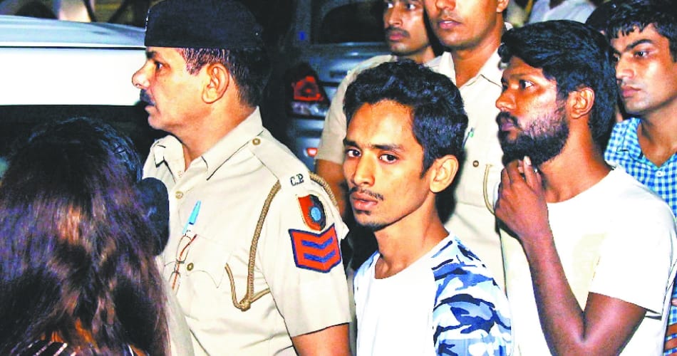 karnataka apple fraud arrested in chandigarh from piccadily hotel