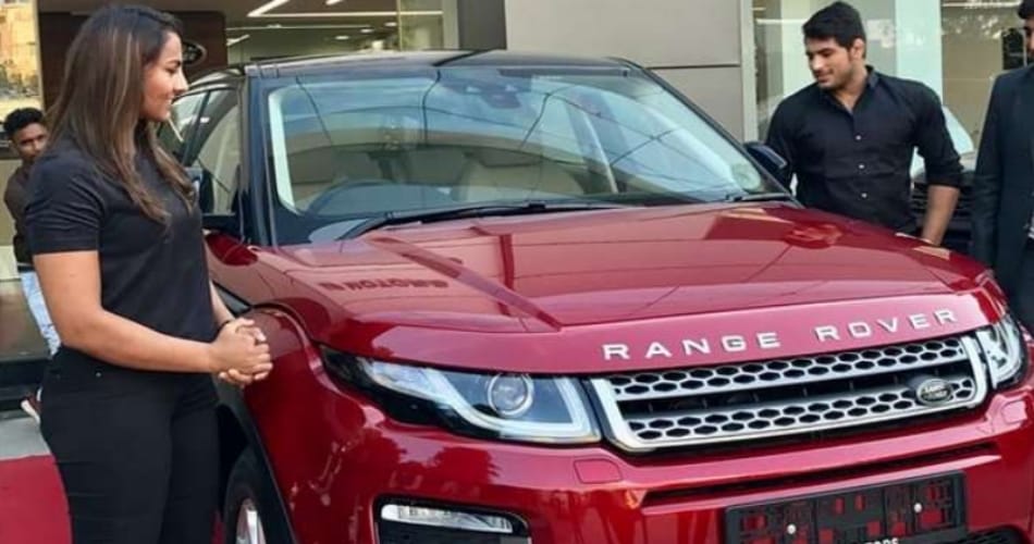dangal girl geeta phogat buys a brand new Range Rover, pictures go viral on social media