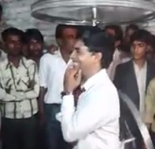 Watch man doing Pahiya Dance in Baraat 