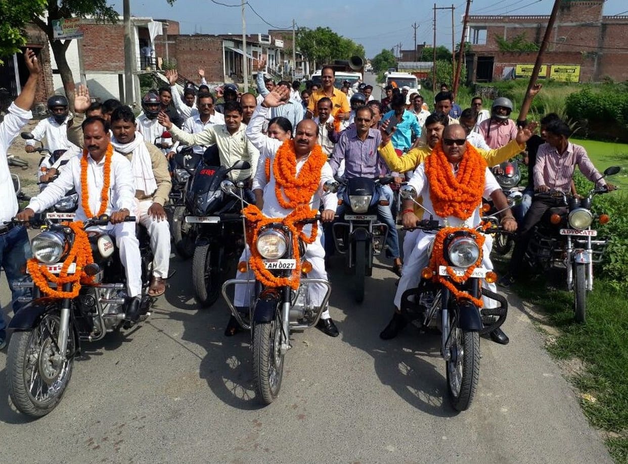 वितविहीन शिक्षकों ने मानदेय के लिए भरी हुंकार