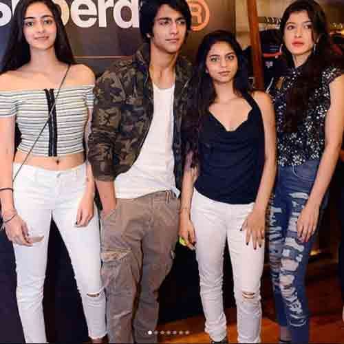 shahrukh khan daughter suhana is looking fabulous in her new fashion of metal boots