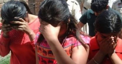 Sex Racket hotel which was sealed a month back was running debauchery in firozabad