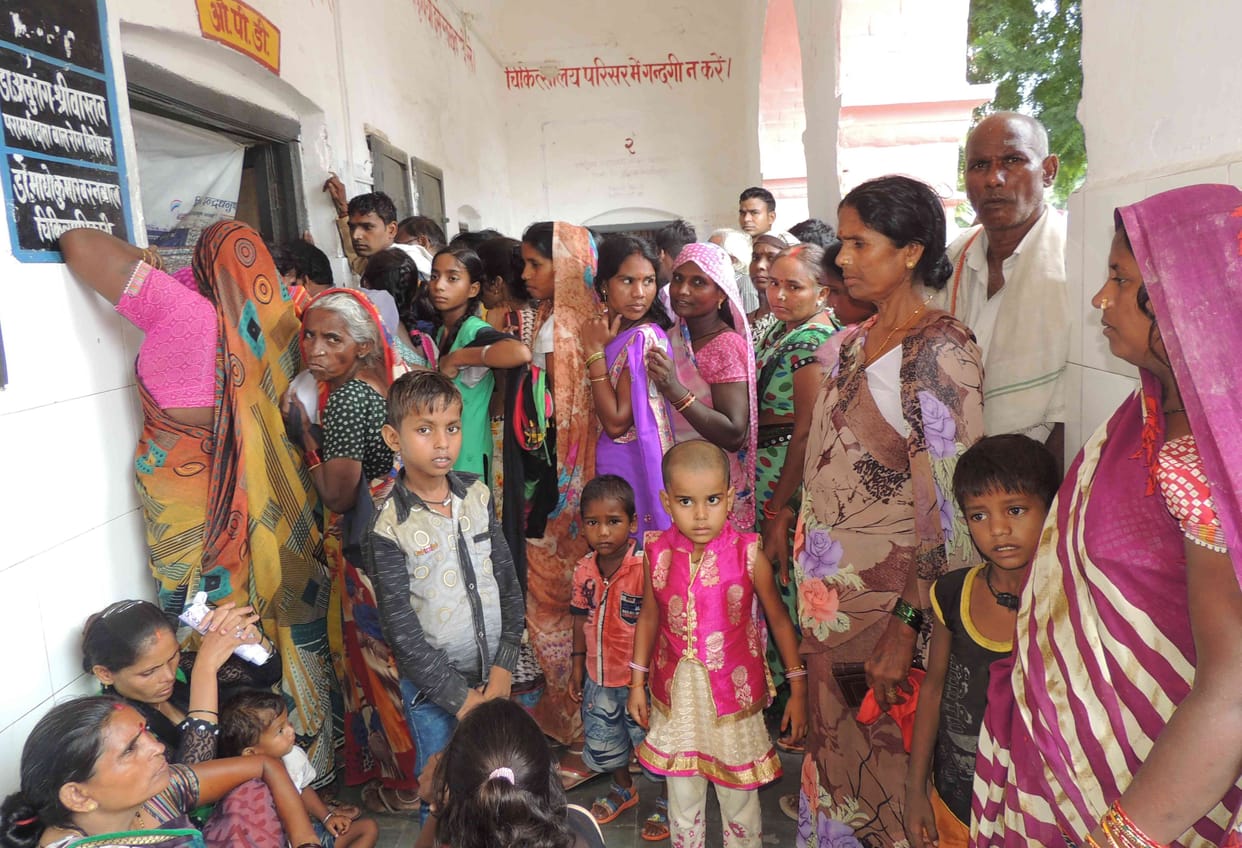 ओपीडी में 892 और इमरजेंसी में 60 मरीज भर्ती