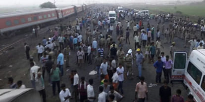 How passenger survive in kaifiyat express derailed in auriya