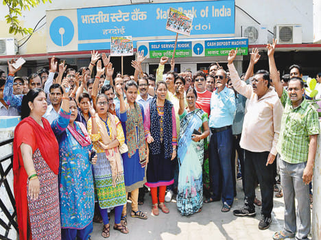 125 crore transaction stoppage