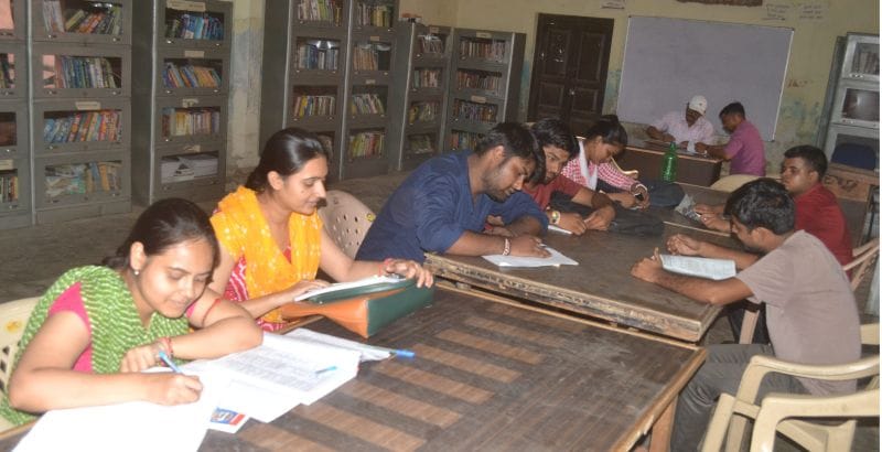 प्रतियोगी परीक्षा नजदीक, स्टडी सर्किल में पढ़ाई बंद