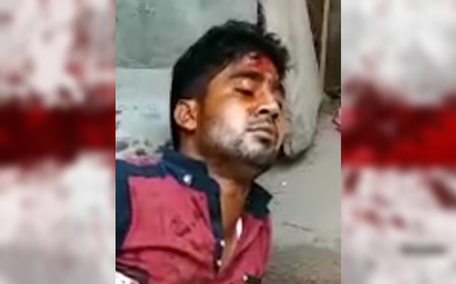   delhi young man stabbed to death, people busy making video