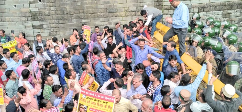 Himachal gudiya nyay manch protest outside vidhan sabha