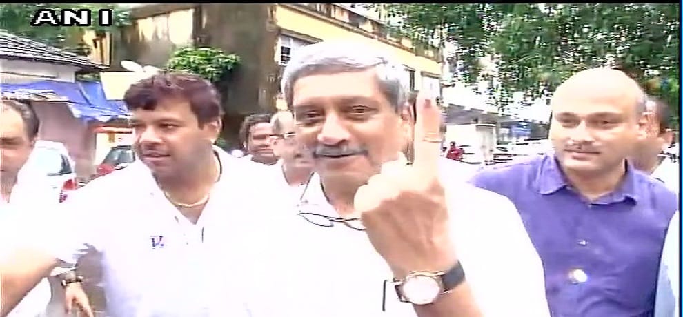 by-polls for assembly seats in goa,delhi and andhra pradesh, parrikar cast his vote