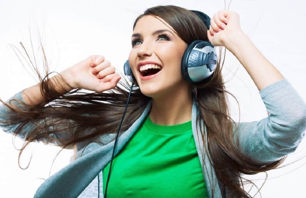 use of headphones and earphones are dangerous for your health