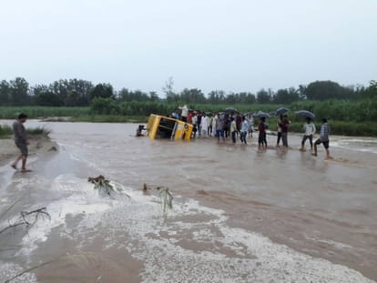 truth of school bus accident in haridwar