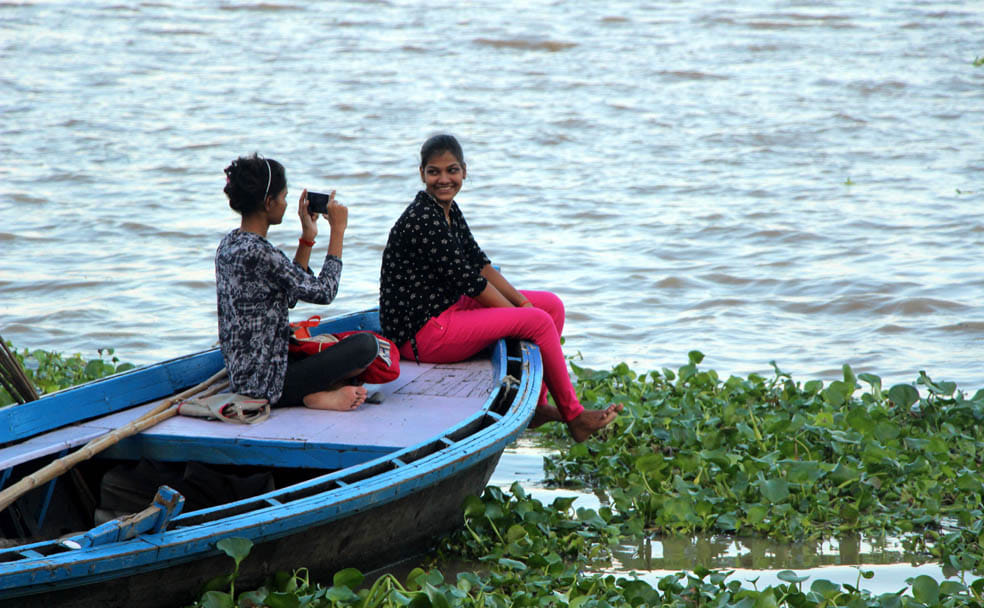 selfie is restricted in ganga due to section 144  implemented in varanasi