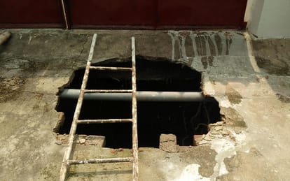  lucknow vikramditya marg road sinked in 