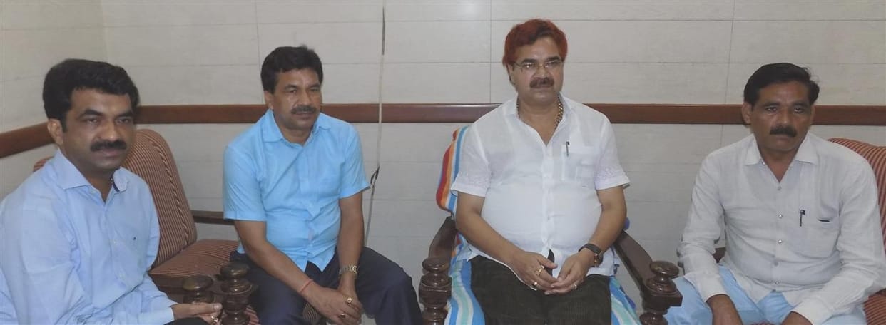 Members sold to Dhanbal ahead of Imaan: Ramveer