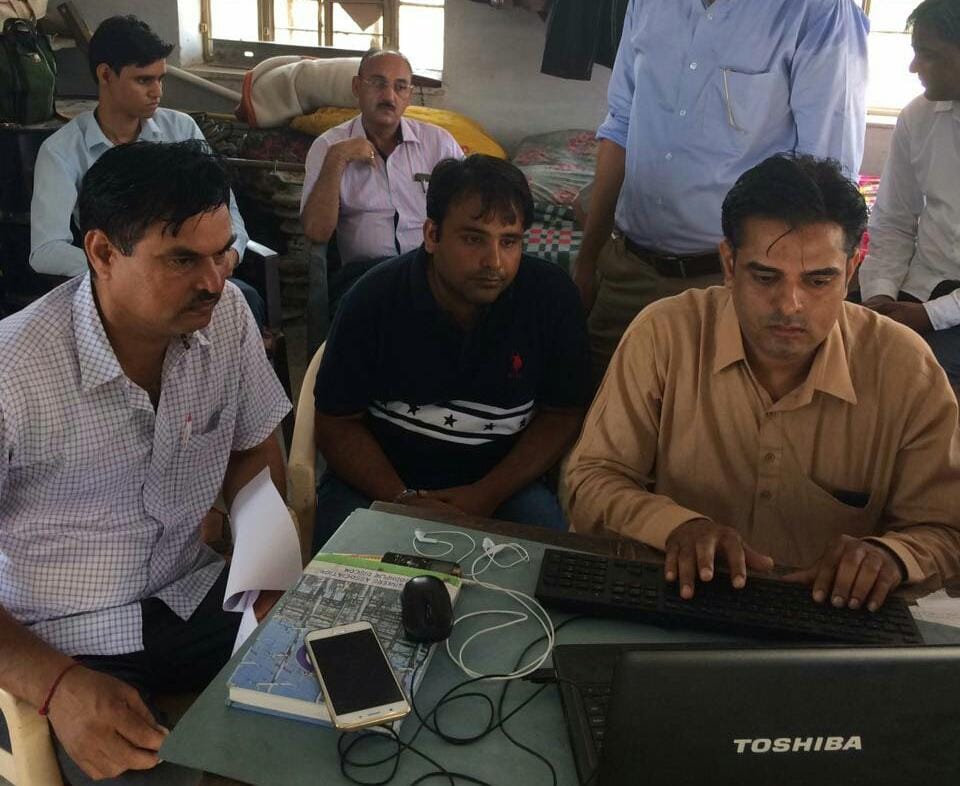 Jen arrested for taking bribe of 15 thousand rupees in rajasthan