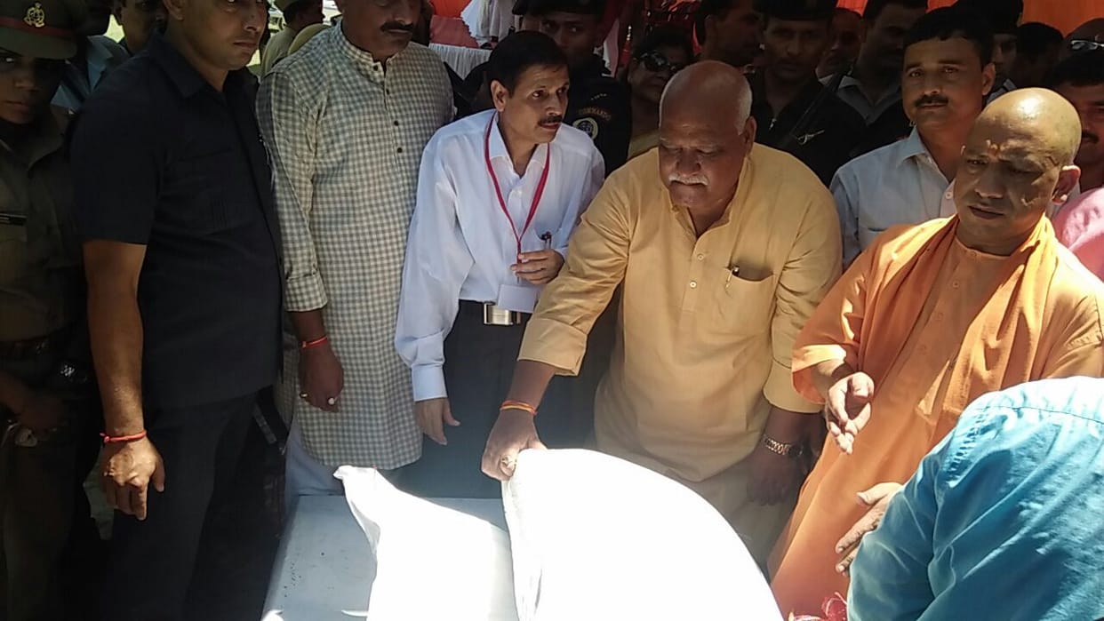 Cm yogi sends relief goods to flood areas